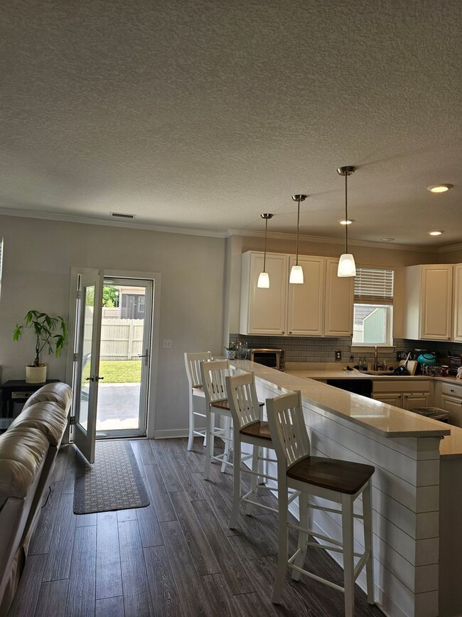 Building Photo - 1949 Bexley Ln