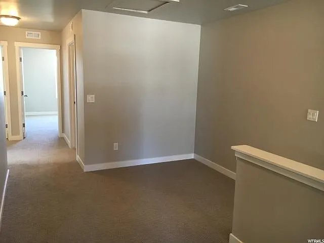 Building Photo - 1044 W Narrows Ln