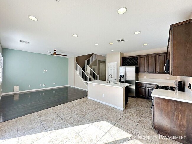 Building Photo - 9772 Bedstraw St