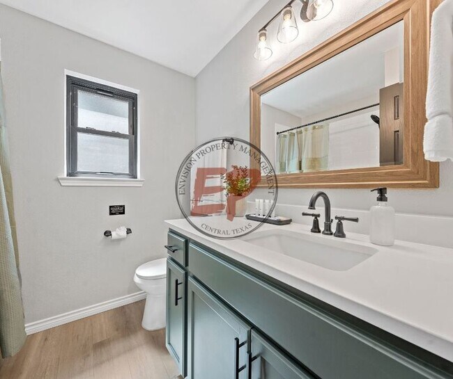 Building Photo - 1190 Greenwood Ln