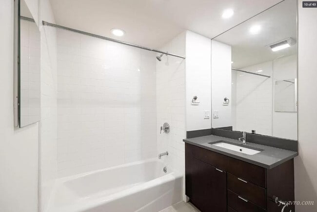 Building Photo - 1635 California St