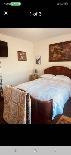 Building Photo - 452 MacKenzie Pl