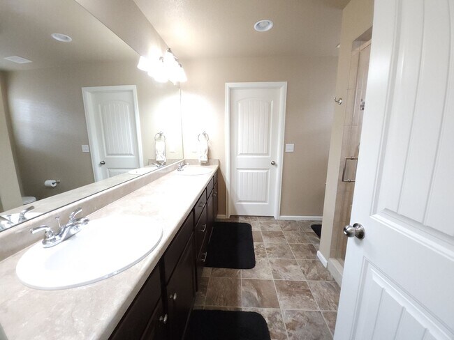 Building Photo - 8392 Longleaf Ln