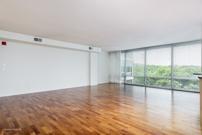 Building Photo - 9725 Woods Dr