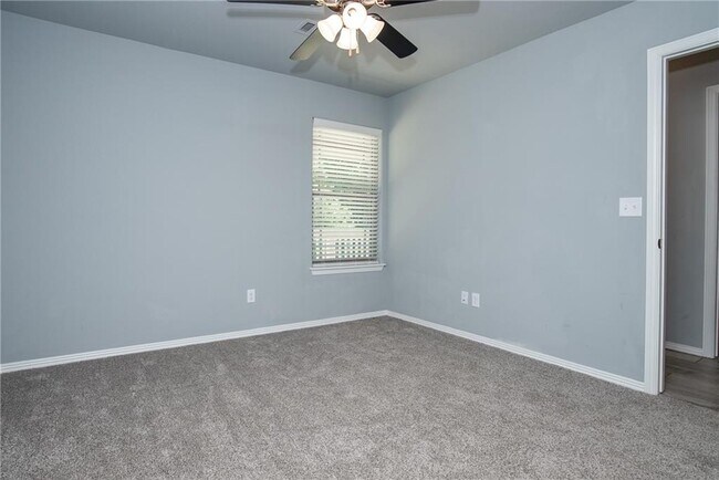 Building Photo - 1322 N Corsica Dr