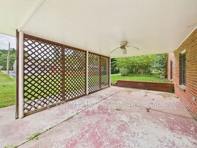 Building Photo - 3233 Shady Bend Dr