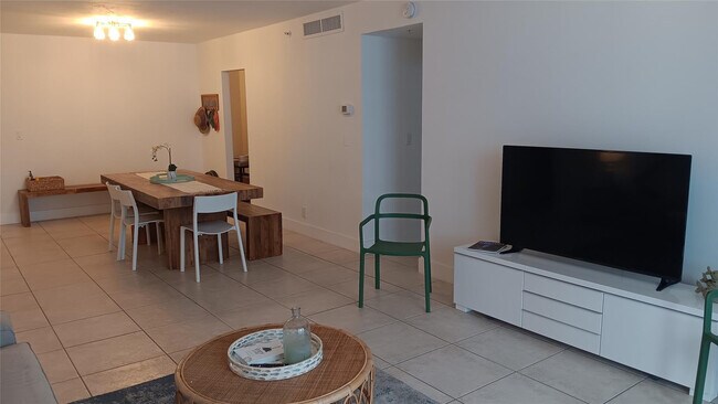 Building Photo - 3001 S Ocean Dr