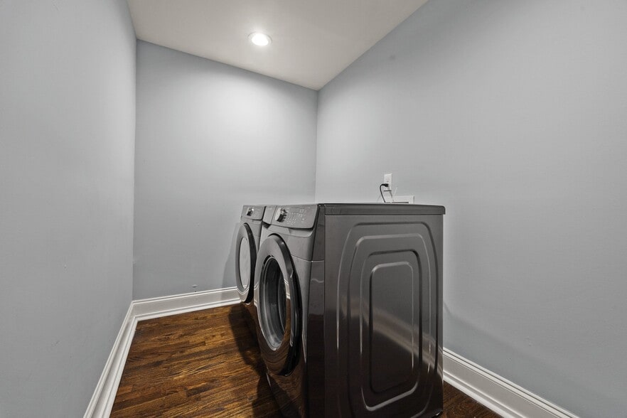 Building Photo - 1515 Westwood Ave SW