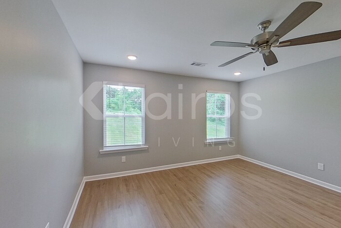 Building Photo - 657 June St