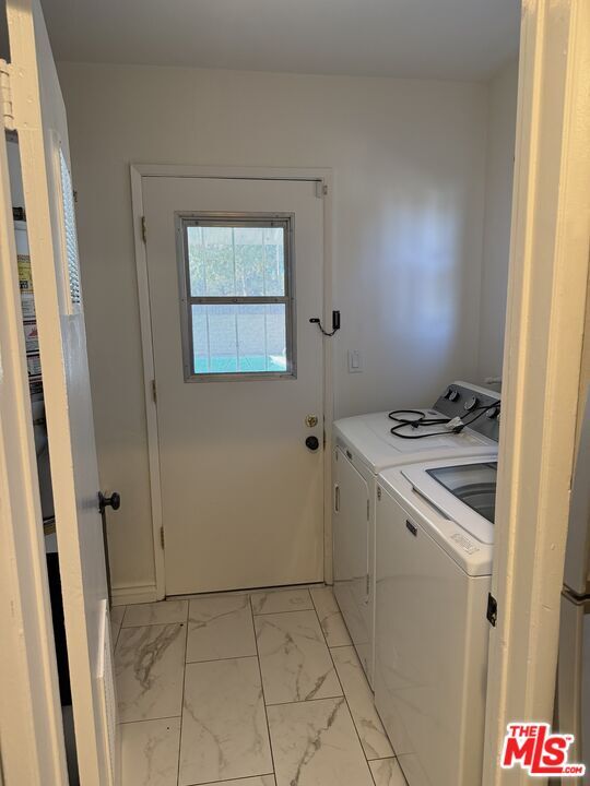 Building Photo - 6139 Tampa Ave