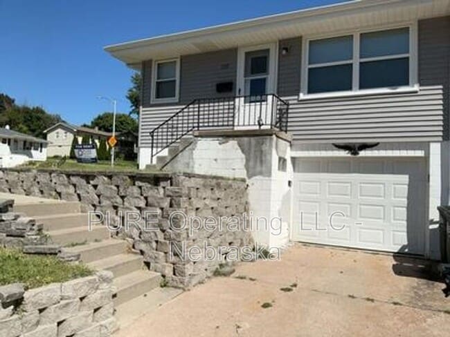 Building Photo - 3107 S 44th St