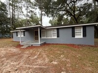 Building Photo - Spacious 3 Bedroom 1  Bath home with Appli...