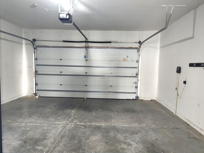 Building Photo - Stunning 2 Story, 4 Bedroom, 4.5 Bath Home Located in the Bridgemill Community in SC!