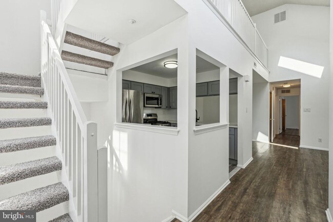 Building Photo - 4202 Aberdeen Ln
