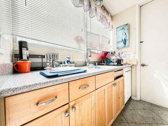 Building Photo - 444 Nahua St