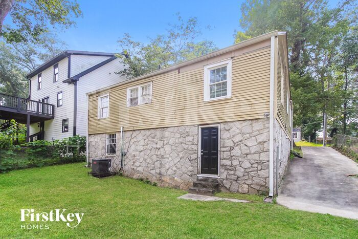 Building Photo - 868 Rochelle Dr SW