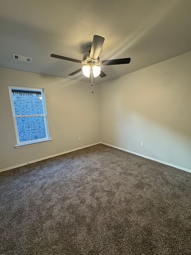 Building Photo - New build "Be the 1st to live THERE" 3/2/2...