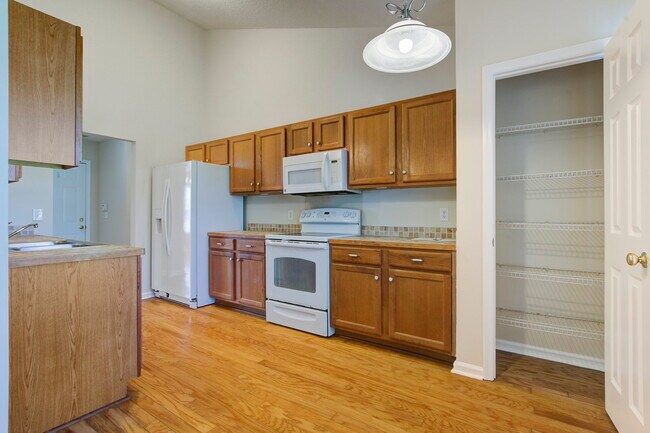 Building Photo - 454 Hainesworth Dr