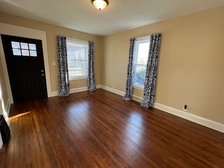 Building Photo - 2612 75th St