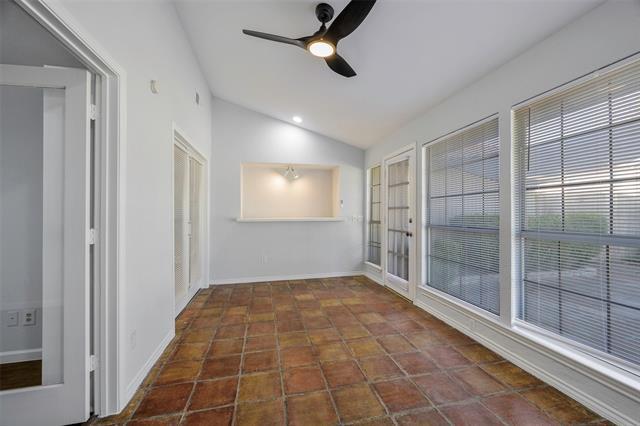 Building Photo - 2609 Pinehurst Dr