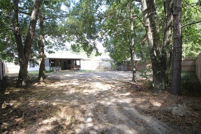 Building Photo - 16405 Sun View Ln