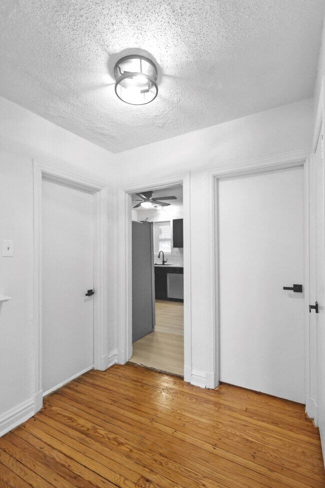 Building Photo - 6026 N Pointe Blvd