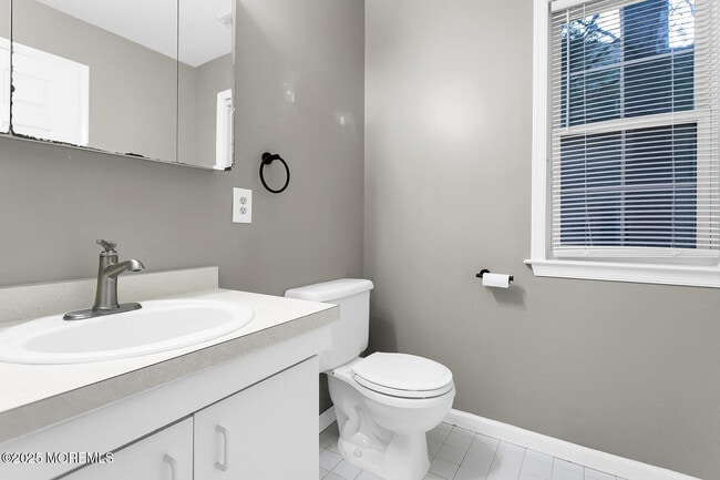 Building Photo - 502 Wedgewood Cir