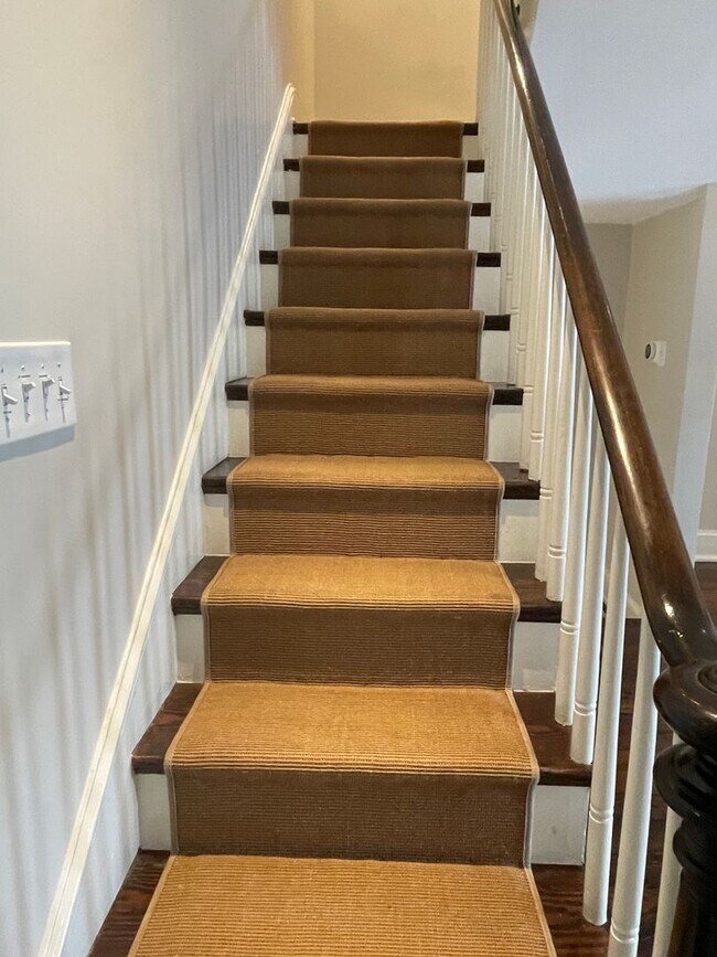 Building Photo - Georgetown Splendor with Garage Parking