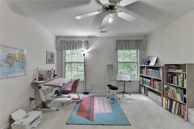 Building Photo - 2172 Woodbriar Dr