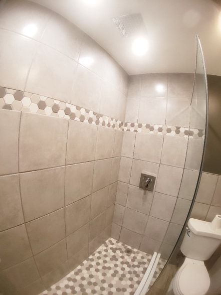 Building Photo - 3114 N Lincoln Ave