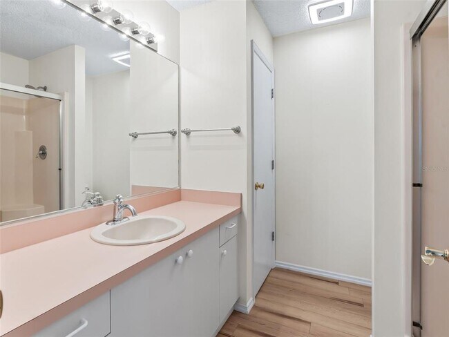 Building Photo - 722 Camino Del Rey Dr