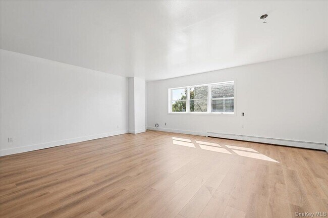 Building Photo - 36 Main St