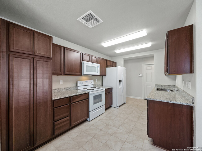 Building Photo - 130 Villa Grande