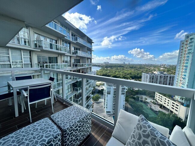 Building Photo - 2451 Brickell Ave