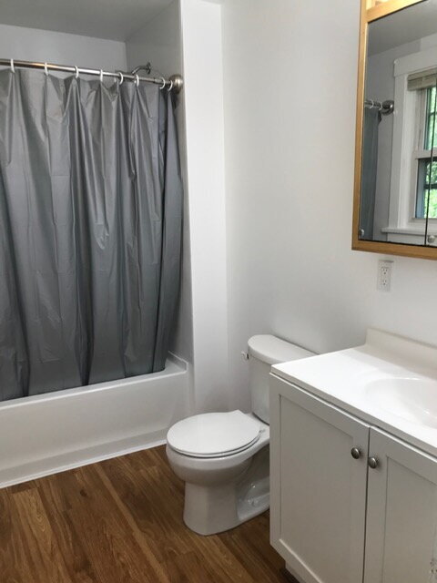 Building Photo - 3 Bedroom Home with Bonus Room - Available September 1st