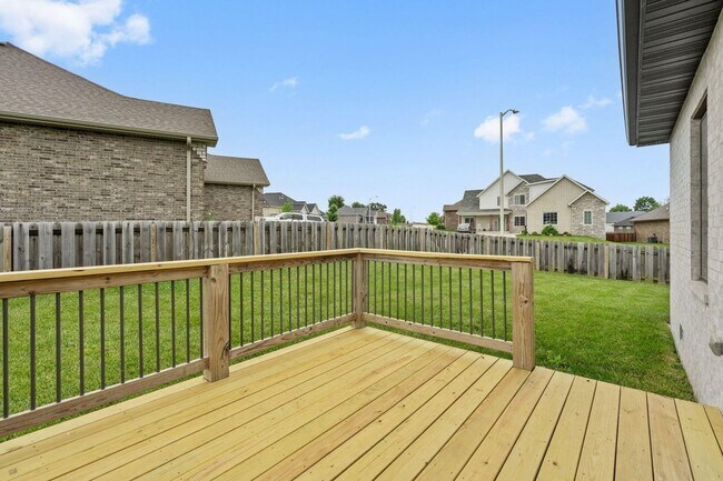 Building Photo - Beautiful 3 Bedroom Home w/ Flex Room!