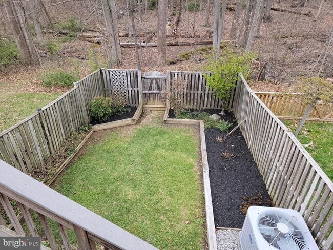 Building Photo - 1926 Thomas Run Cir