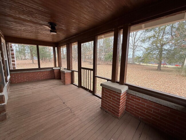 Building Photo - 4676 Sevierville Rd