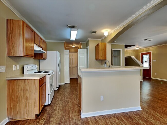 Building Photo - 13775 Running Bear Dr