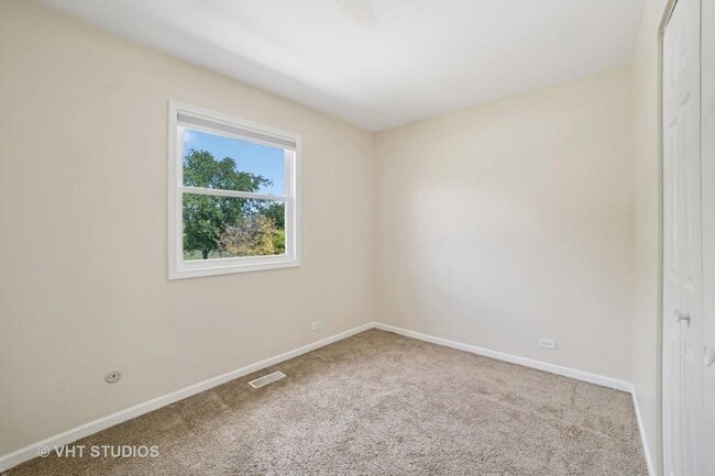 Building Photo - 4 bedroom in Naperville IL 60563