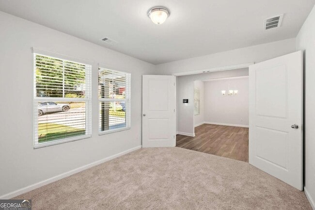 Building Photo - 1139 Lookout Ave NW