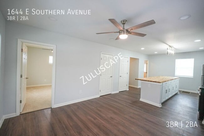 Building Photo - 1644 E Southern Ave