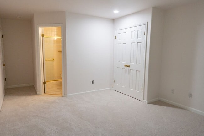 Building Photo - 4bd/3.75ba
