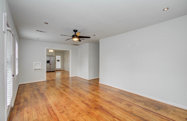 Building Photo - 4706 Fisk St