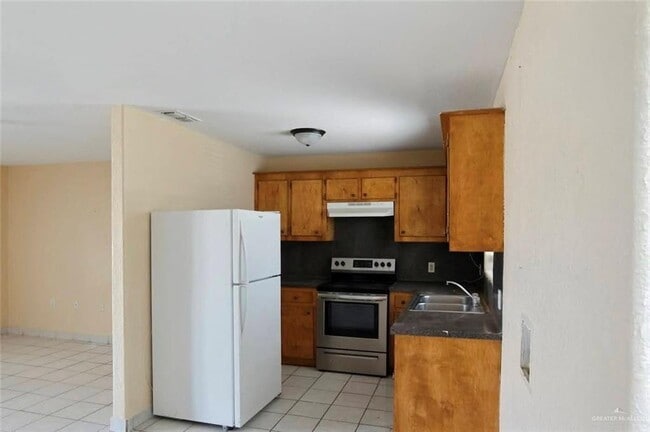 Building Photo - 10 US-83