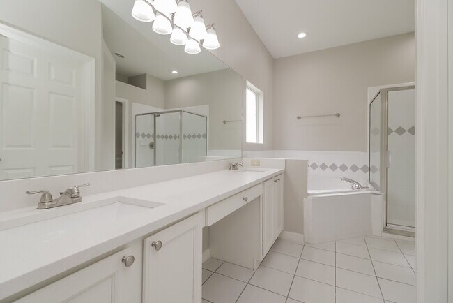 Building Photo - 131 Harwood Cir