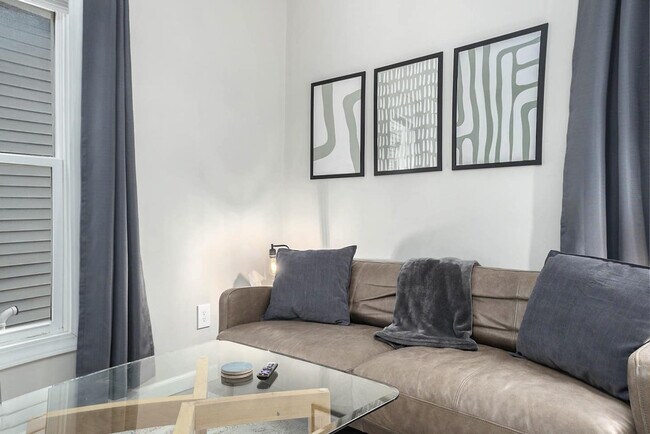 Building Photo - 415 6th St NW