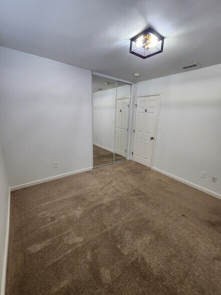 Building Photo - 5051 Rebel Rd