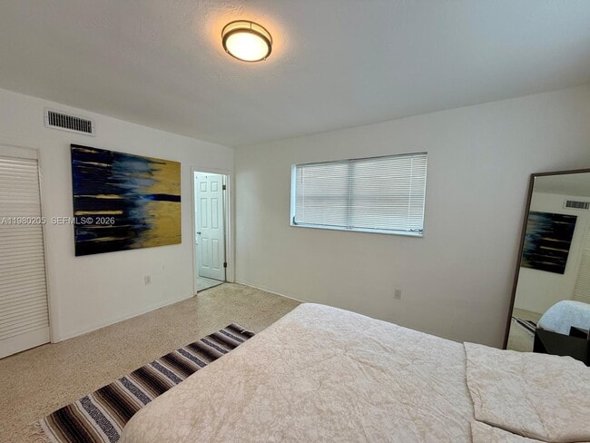 Building Photo - 1135 101st St