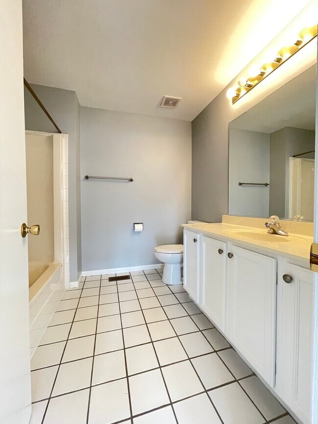 Building Photo - 3186 Anton Dr